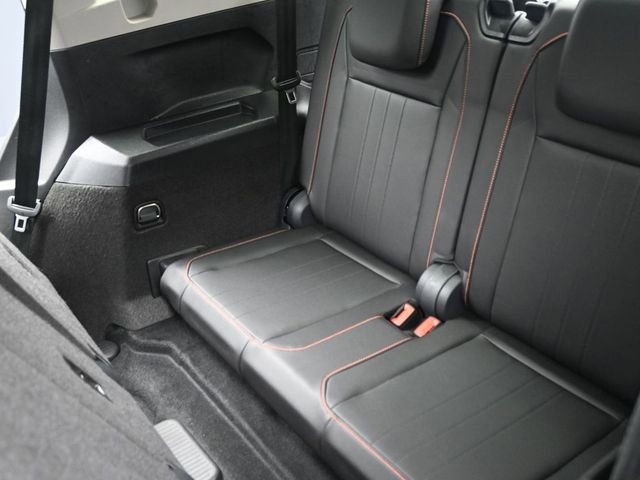 Used 2024 Volkswagen Tiguan Wolfsburg Edition image 20