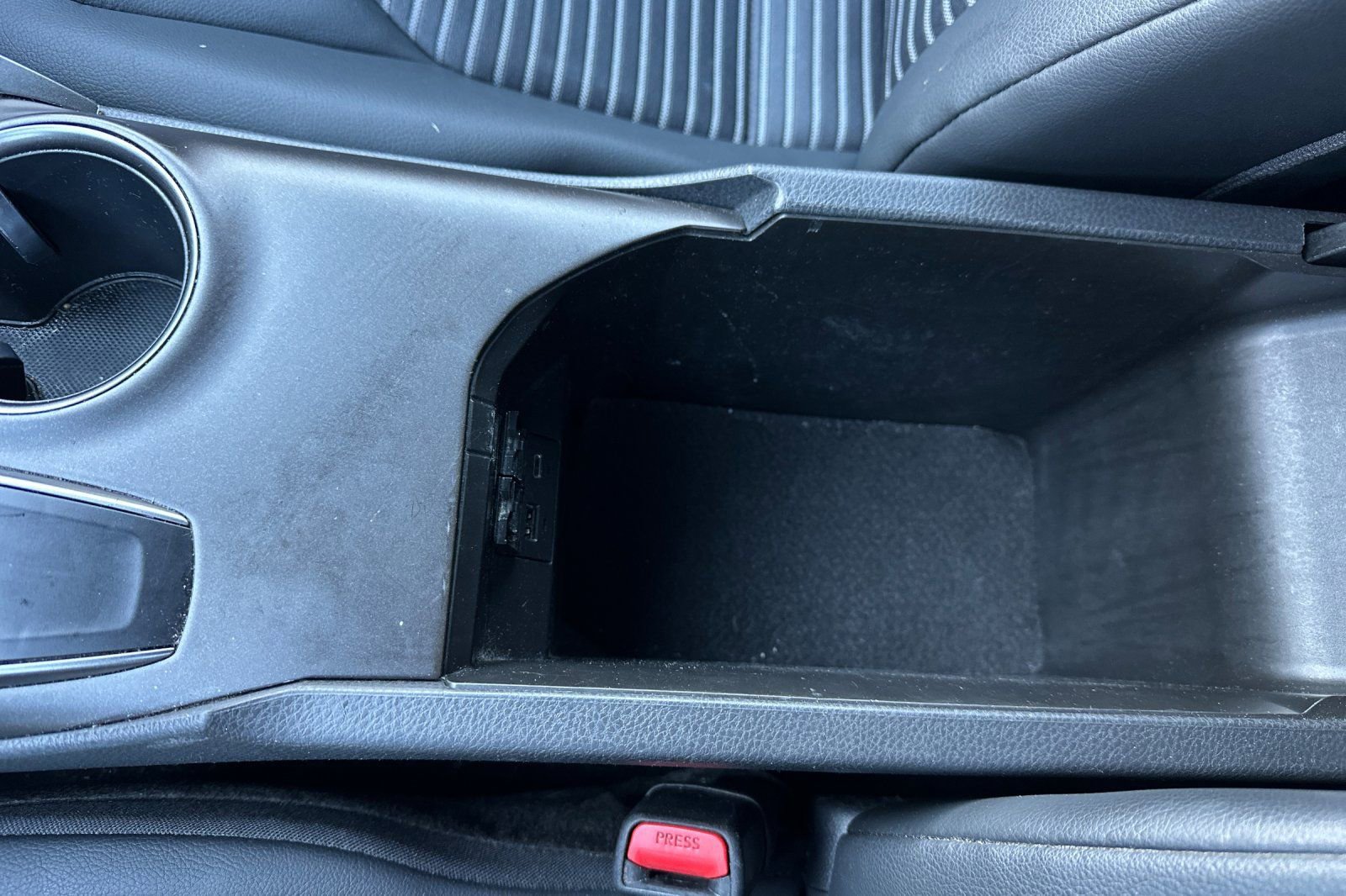 Used 2023 Toyota Camry SE image 31