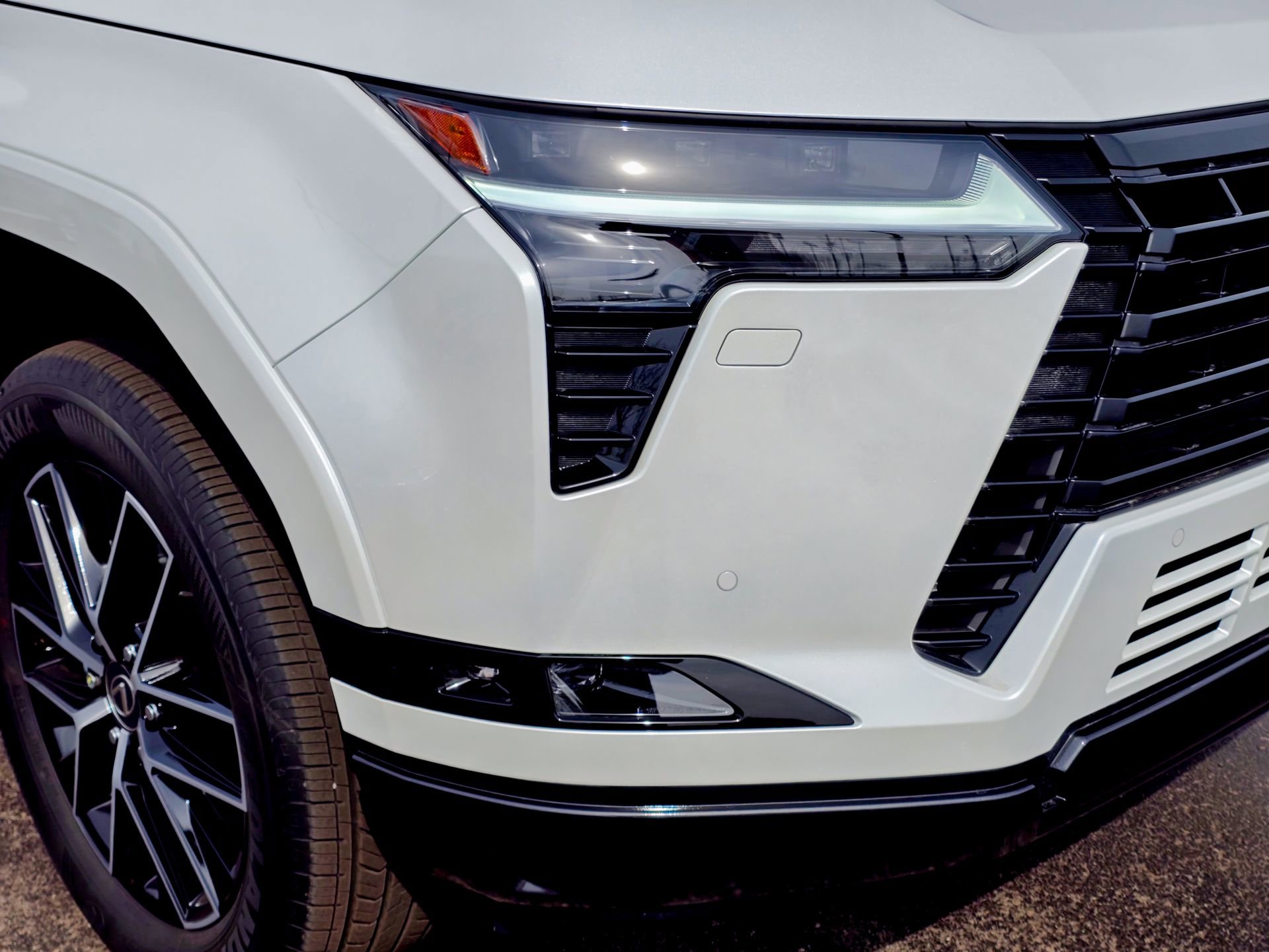 Used 2026 Lexus GX 550 w/ Accessory Package (2T) image 5