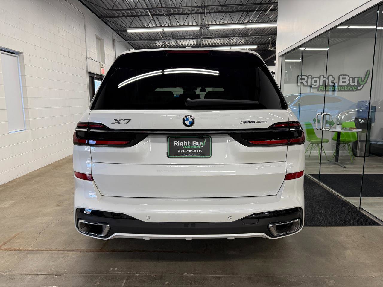 Used 2024 BMW X7 xDrive40i w/ Executive Package image 5