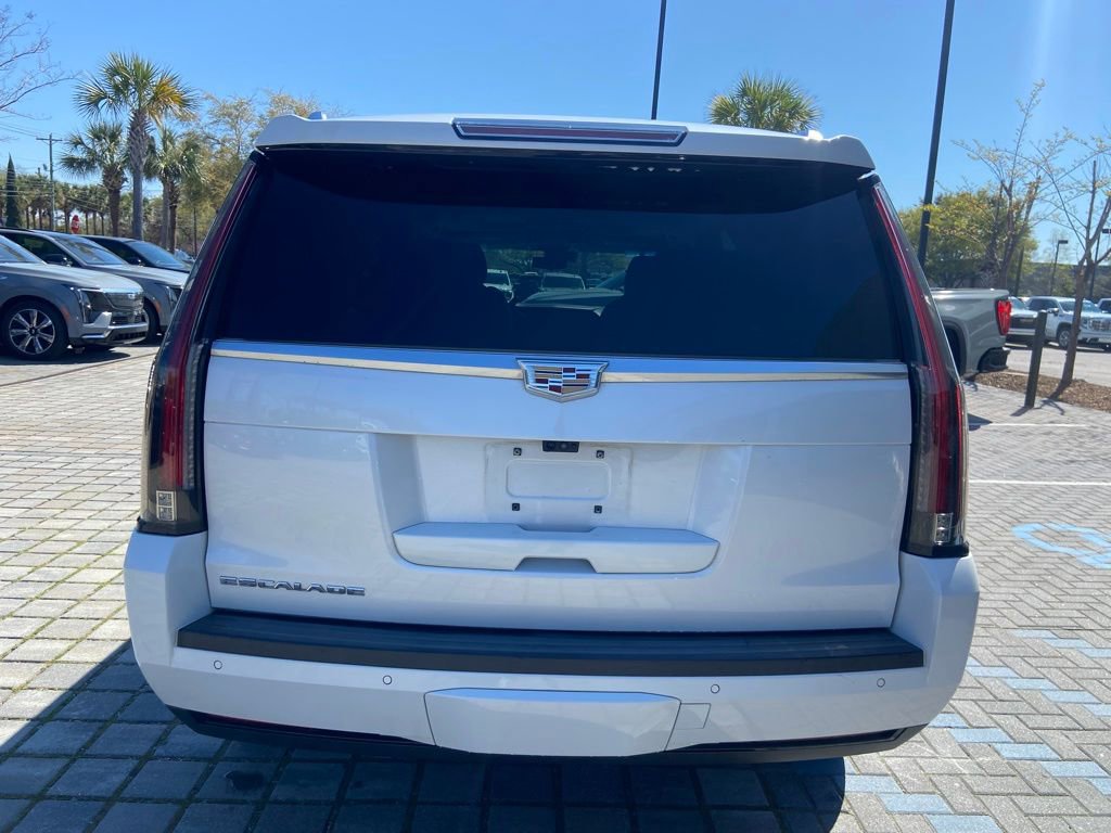 Used 2019 Cadillac Escalade Premium Luxury AWD/4WD image 6