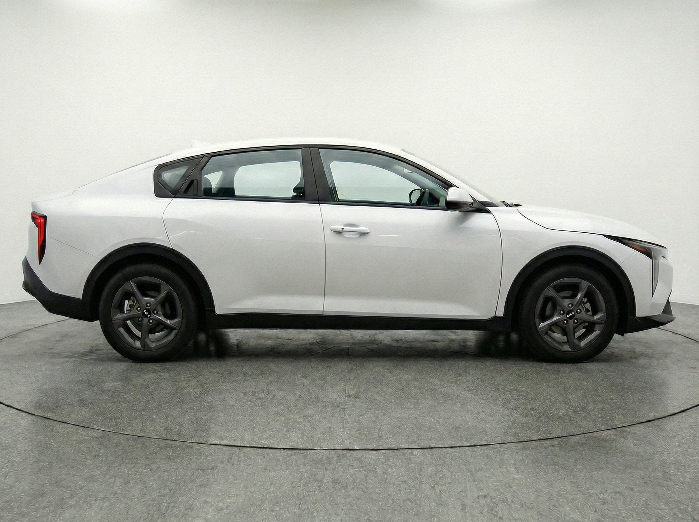 Used 2025 Kia K4 FWD image 5