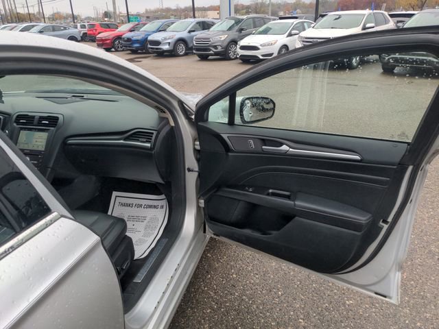 Used 2017 Ford Fusion Titanium image 15