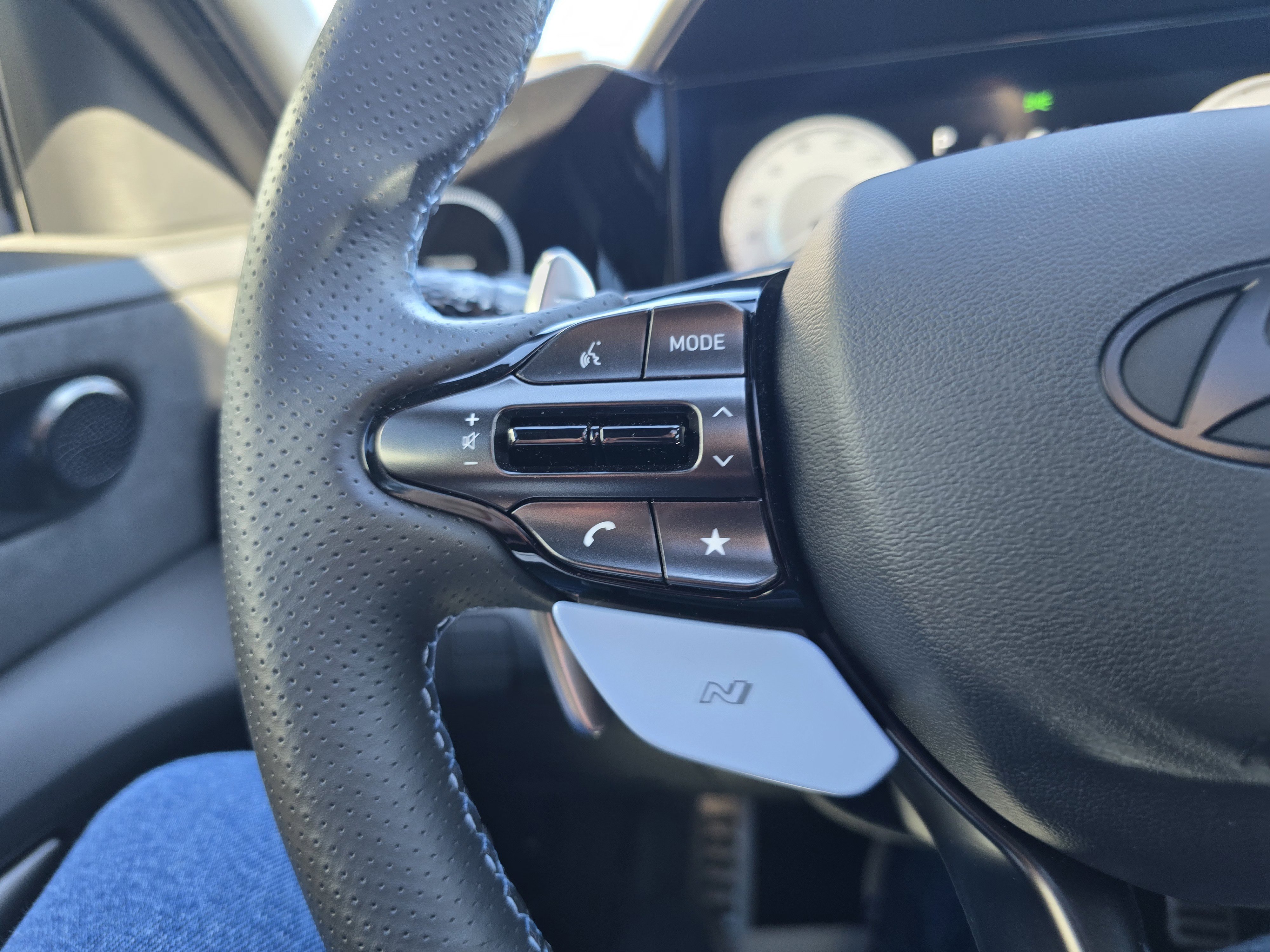 Used 2025 Hyundai Elantra N Base image 21