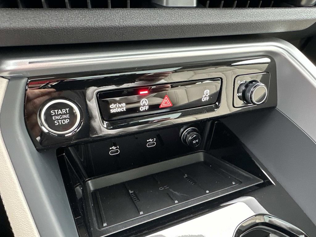 New 2025 Audi Q5 Premium image 22