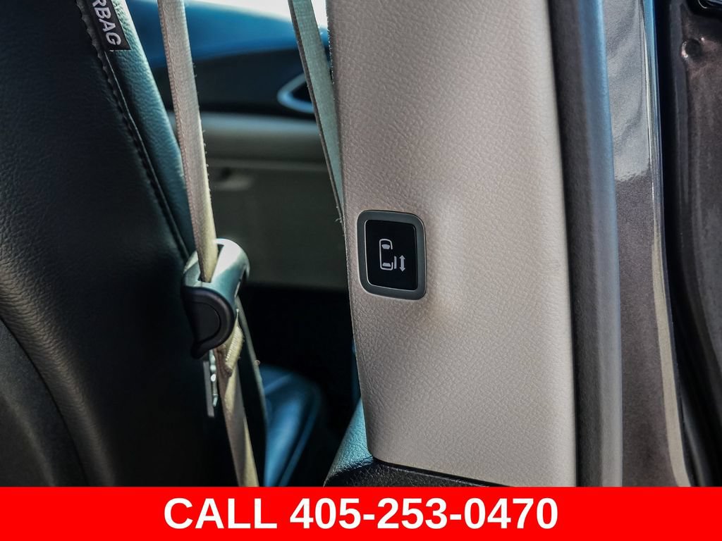 Used 2021 Chrysler Pacifica Touring-L FWD image 50