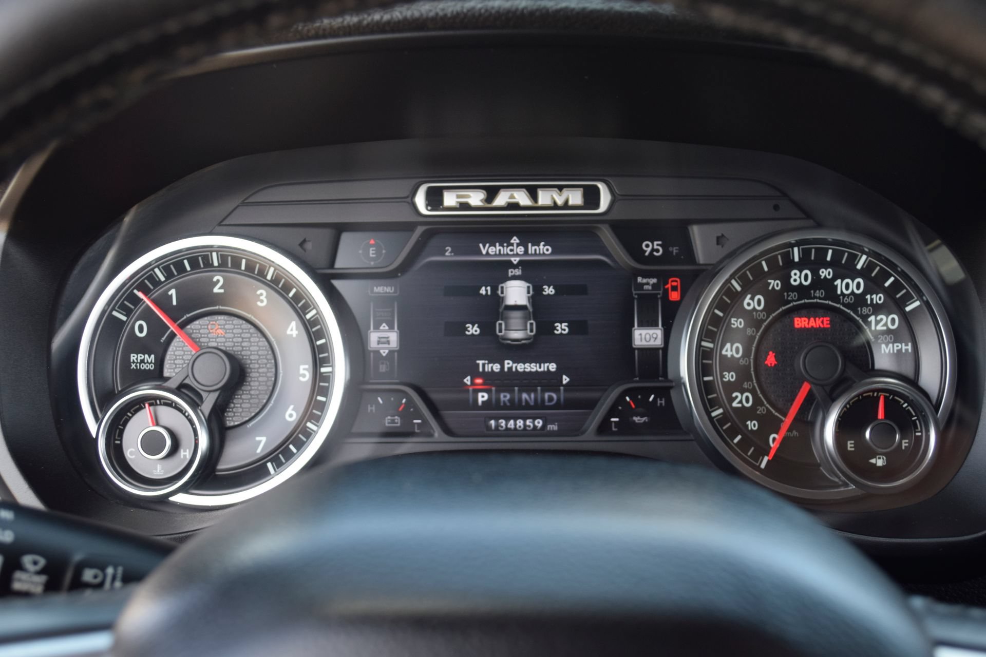Used 2019 RAM 1500 Laramie AWD/4WD image 9