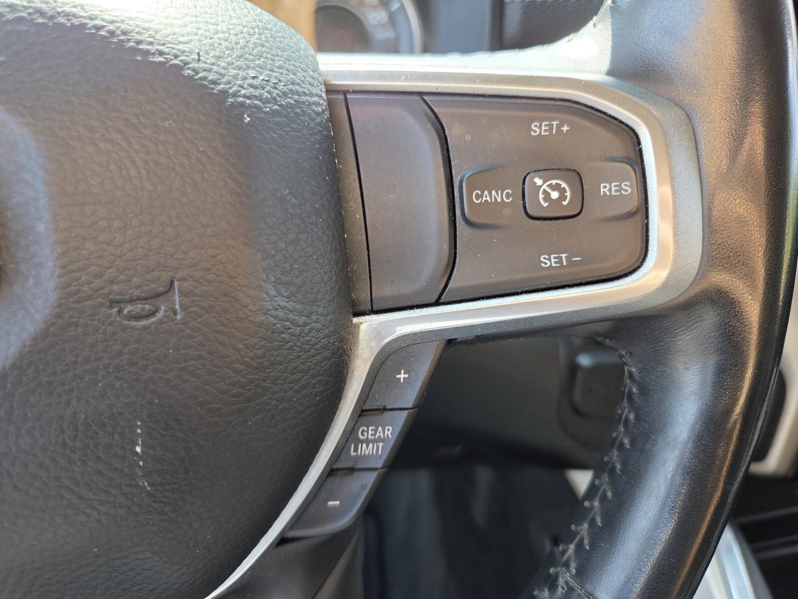 Used 2020 RAM 1500 Laramie RWD image 22