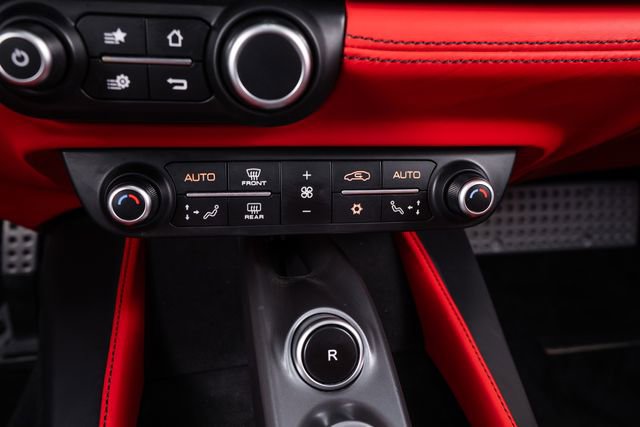 Used 2019 Ferrari Portofino RWD image 50