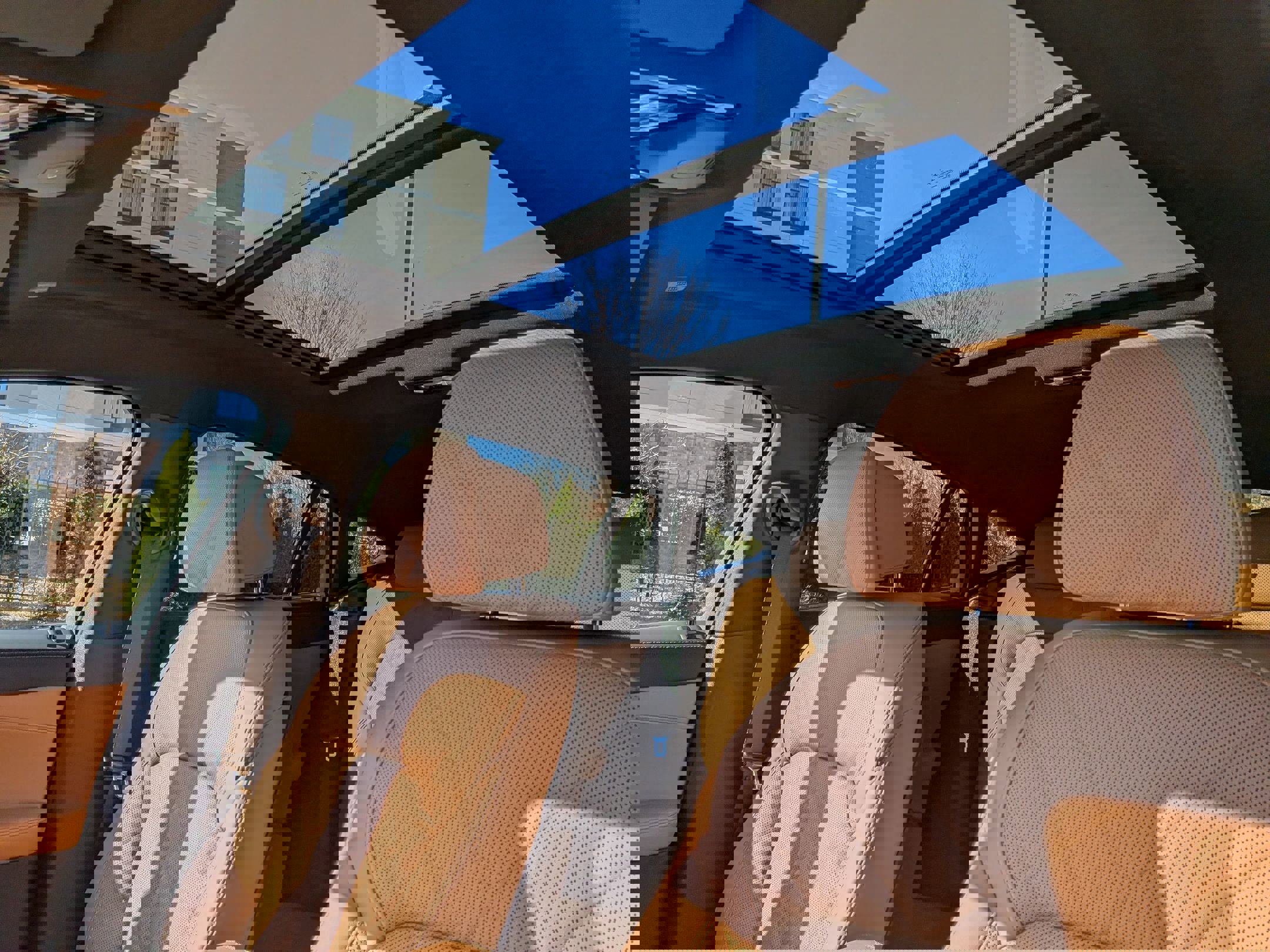 New 2026 BMW X6 xDrive40i w/ Climate Comfort Package image 17