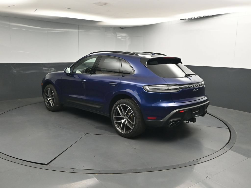 Used 2025 Porsche Macan AWD/4WD image 3