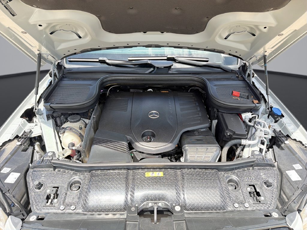 Used 2024 Mercedes-Benz GLS 450 4MATIC image 14