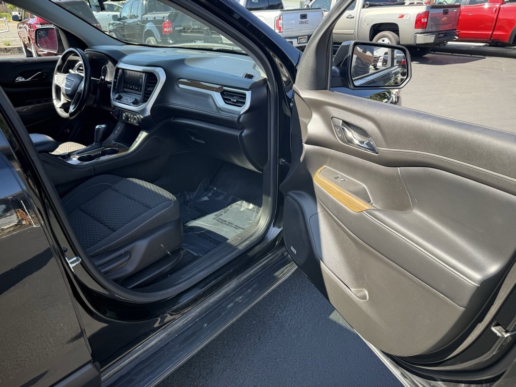 Used 2019 GMC Acadia SLE image 31