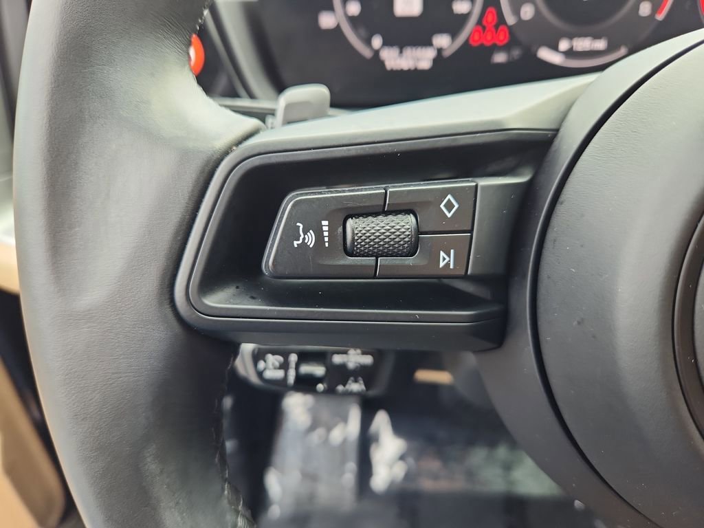 Used 2024 Porsche Cayenne Coupe image 19