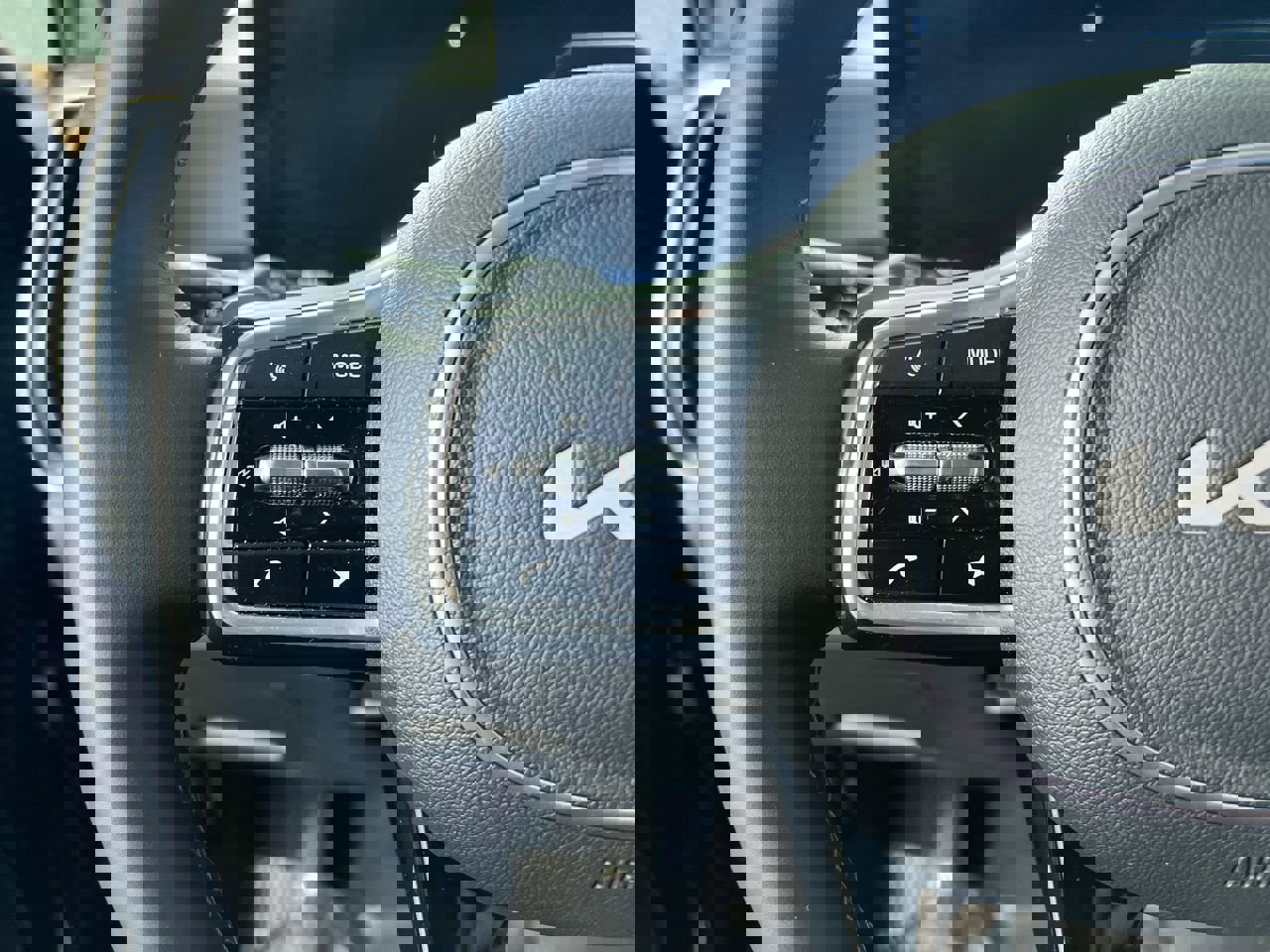 Certified 2025 Kia Sorento SX Prestige image 16