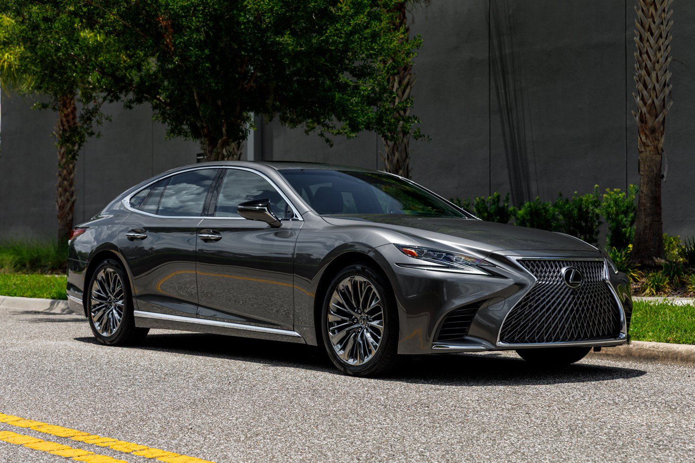 Used 2020 Lexus LS 500 w/ Interior Upgrade Package RWD image 2