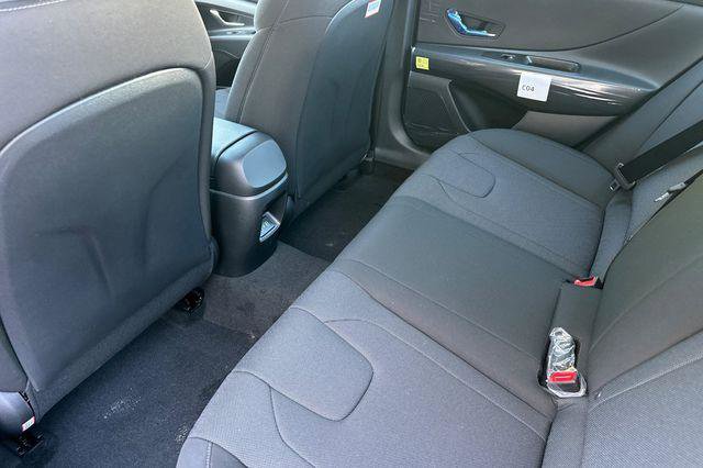 Certified 2026 Hyundai Elantra SE FWD image 12