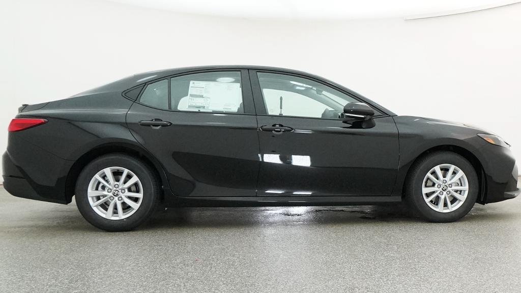 New 2026 Toyota Camry Hybrid FWD image 13