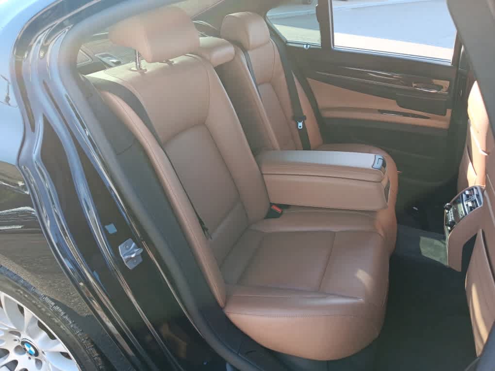 Used 2015 BMW 750i xDrive AWD/4WD image 12