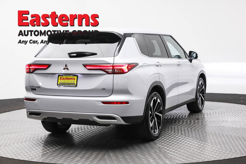 Used 2024 Mitsubishi Outlander SE image 5