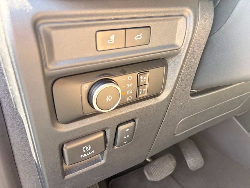 Used 2024 Ford Expedition Limited AWD/4WD image 13
