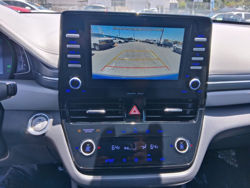 Used 2020 Hyundai Ioniq SE FWD image 12
