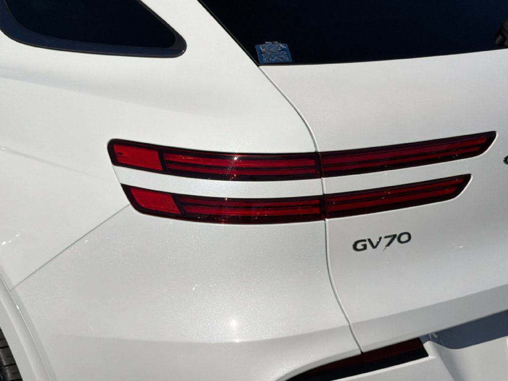 Used 2025 Genesis Electrified GV70 w/ Prestige Package AWD/4WD image 28