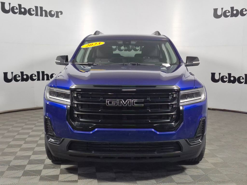 Used 2023 GMC Acadia SLE w/ Driver Convenience Package image 2