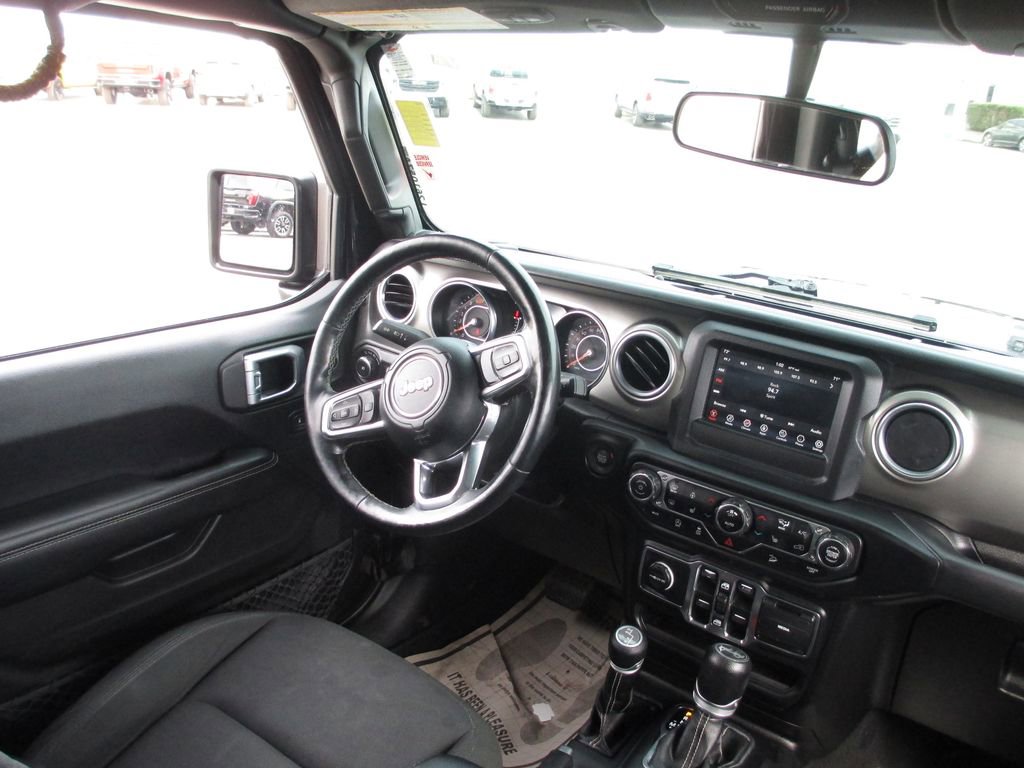 Used 2018 Jeep Wrangler Unlimited Sahara w/ Cold Weather Group image 21
