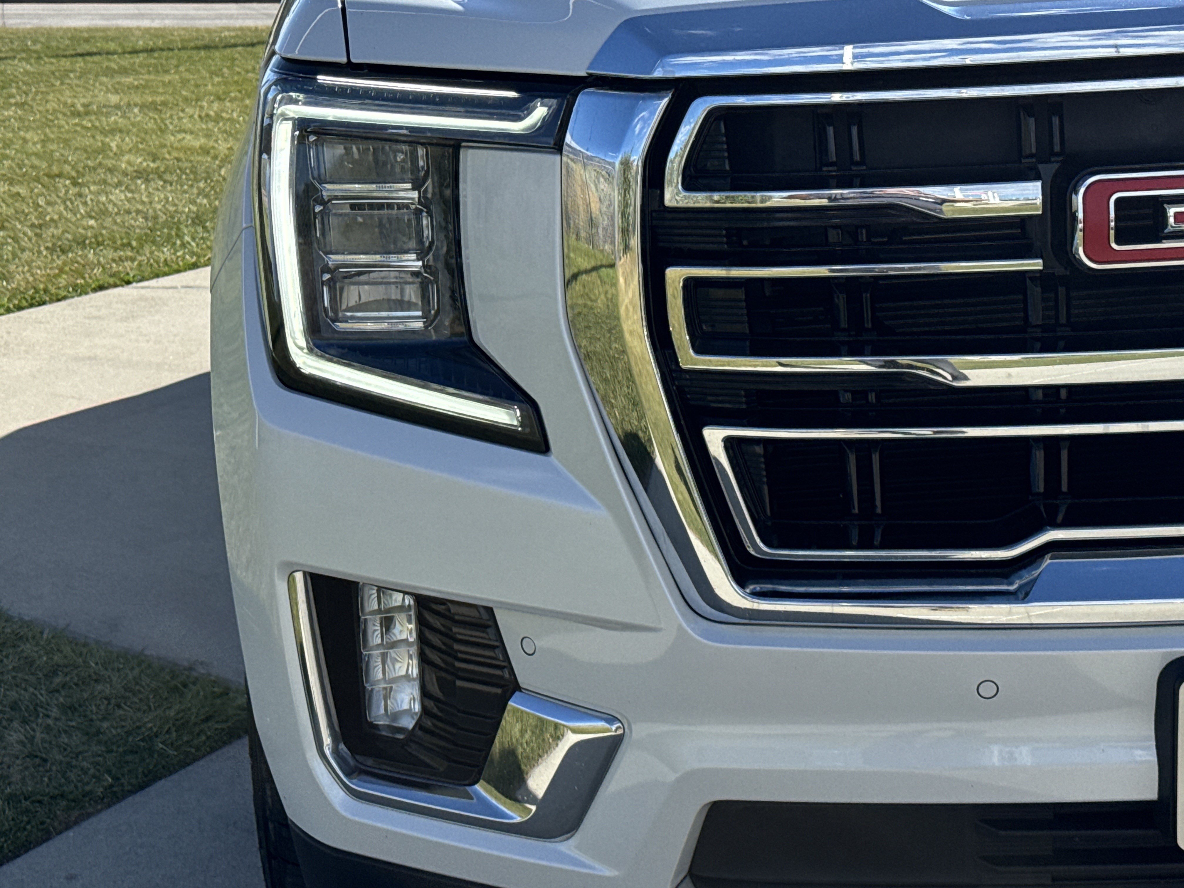 Used 2021 GMC Yukon XL SLT w/ SLT Luxury Plus Package AWD/4WD image 10