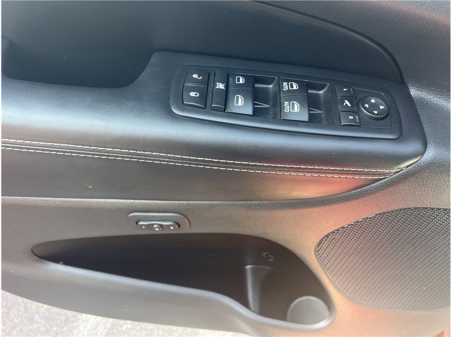 Used 2015 Jeep Grand Cherokee Overland w/ Advanced Technology Group image 22