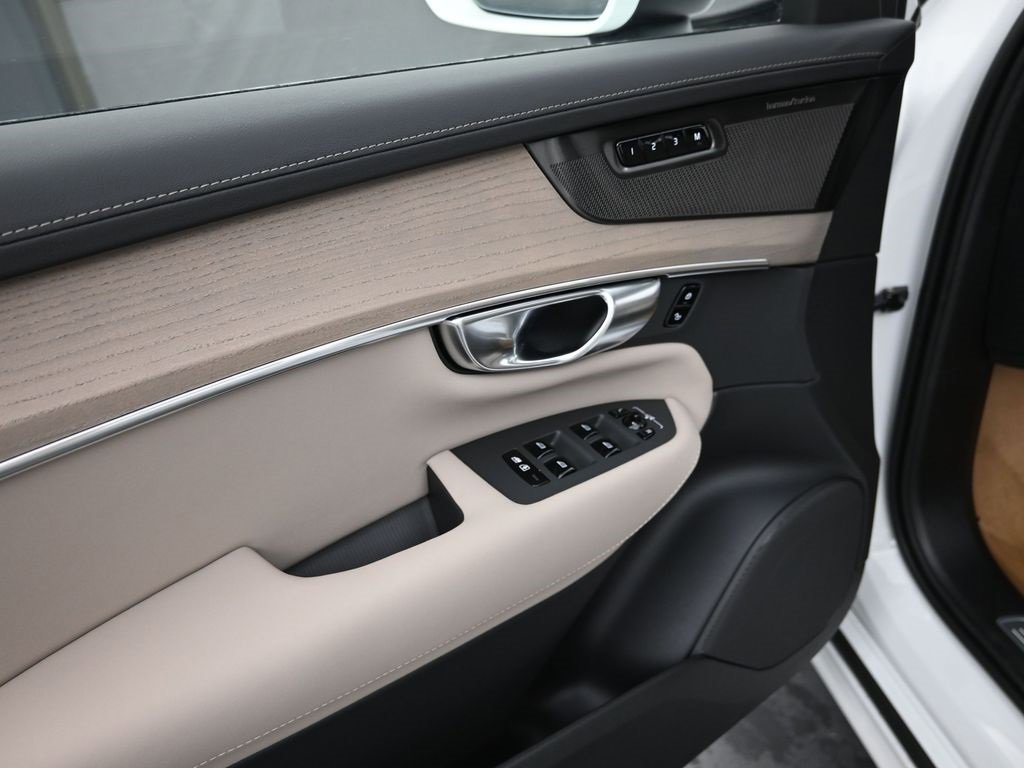 New 2026 Volvo XC90 B6 Plus w/ Protection Package Premier image 10