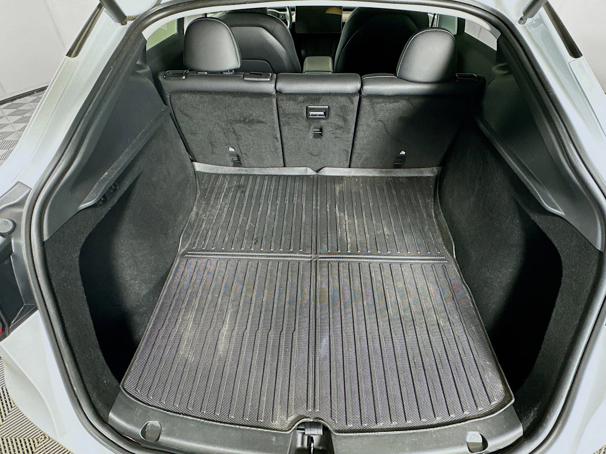 Used 2024 Tesla Model Y Long Range image 27