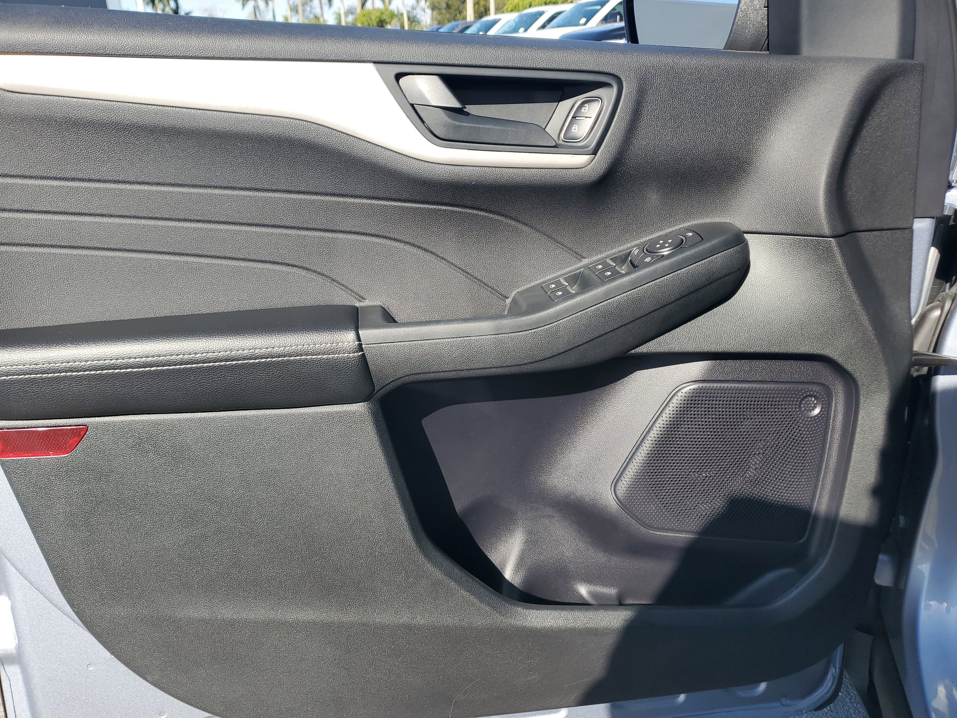 Used 2022 Ford Escape SE w/ Convenience Package image 27