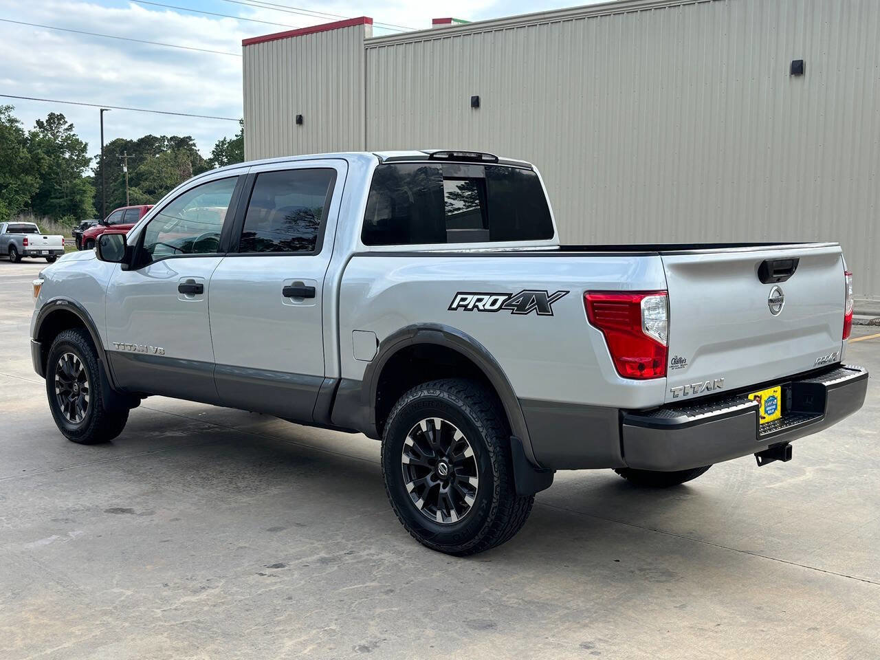 Used 2018 Nissan Titan PRO-4X AWD/4WD image 7