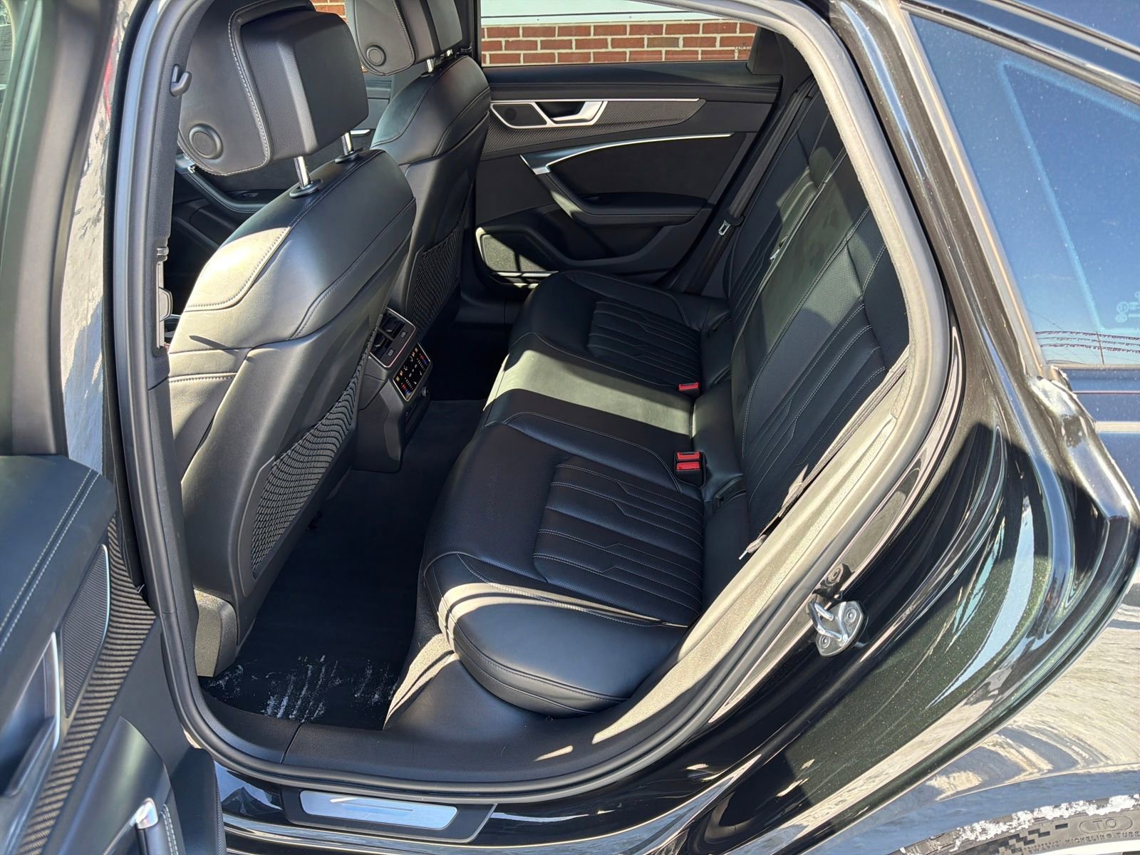 Used 2021 Audi S6 Premium Plus w/ S Sport Package AWD/4WD image 27