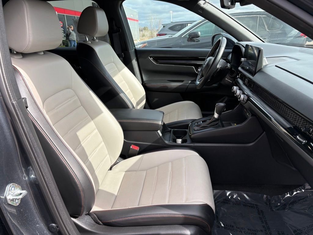 Used 2025 Honda CR-V Sport Touring image 14