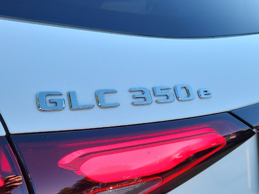 Used 2025 Mercedes-Benz GLC 350e 4MATIC image 27
