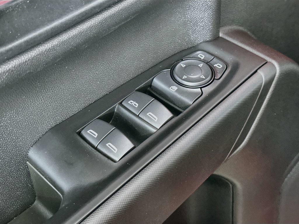 Used 2026 Chevrolet Silverado 1500 Custom Trail Boss w/ Turbomax Blackout Package AWD/4WD image 19