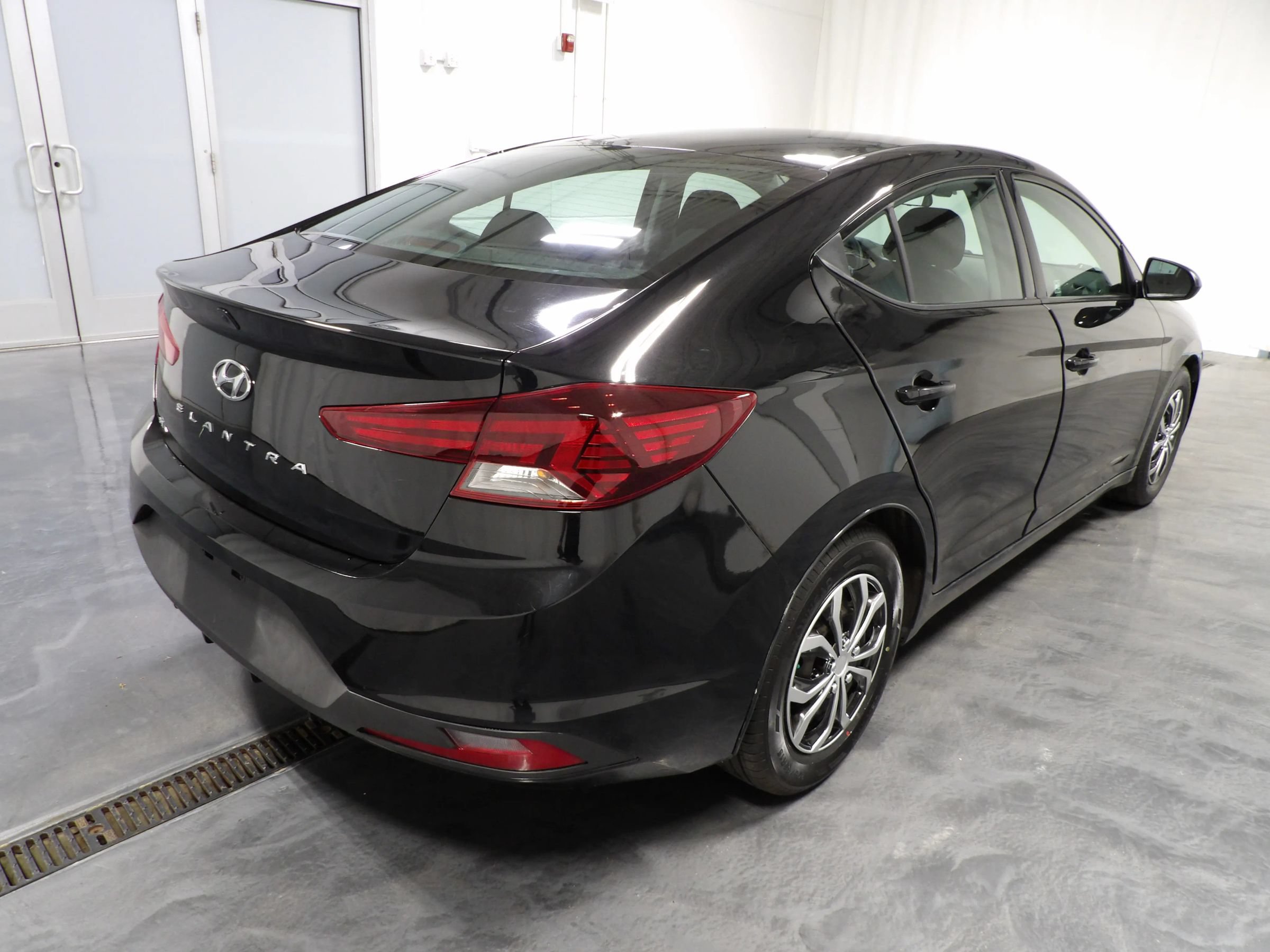 Used 2020 Hyundai Elantra SE w/ Cargo Package (C1) FWD image 4