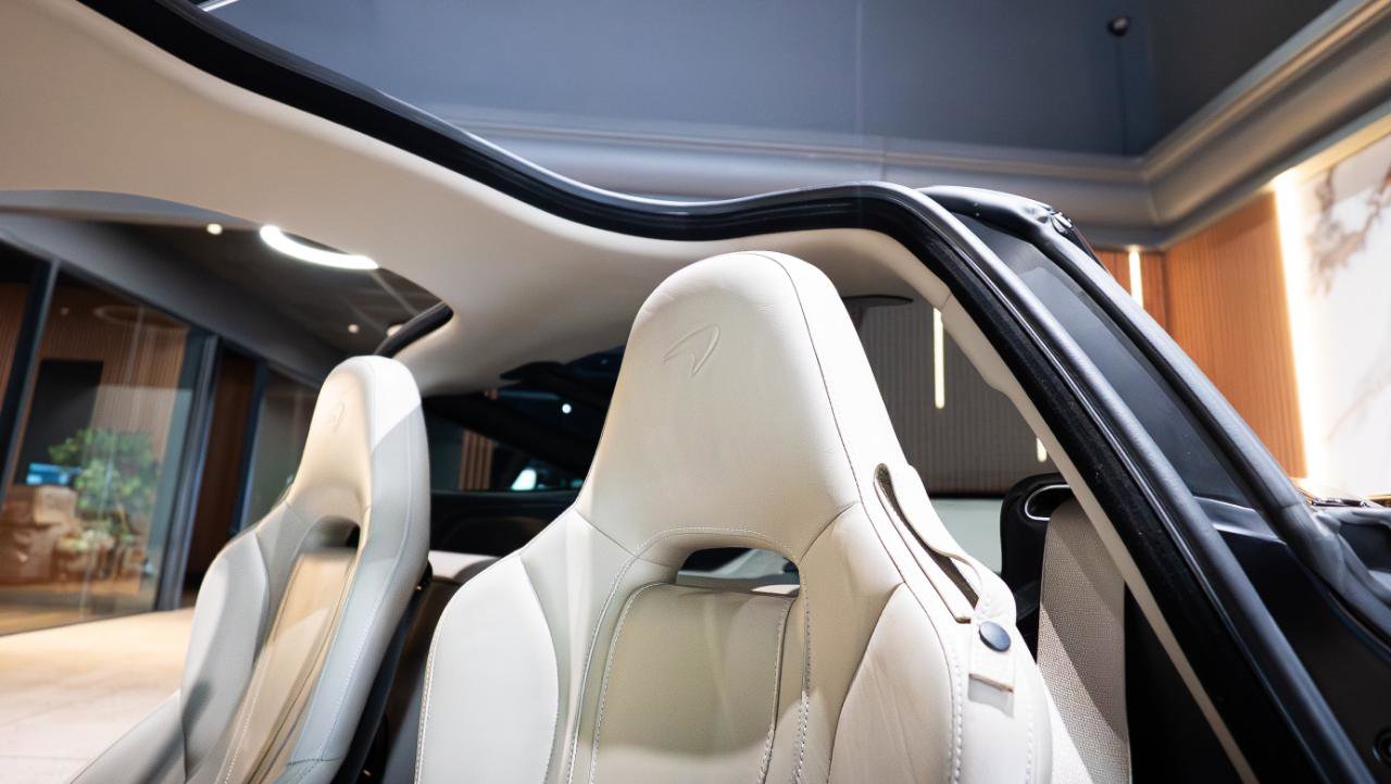 Used 2018 McLaren 720S Luxury RWD image 23