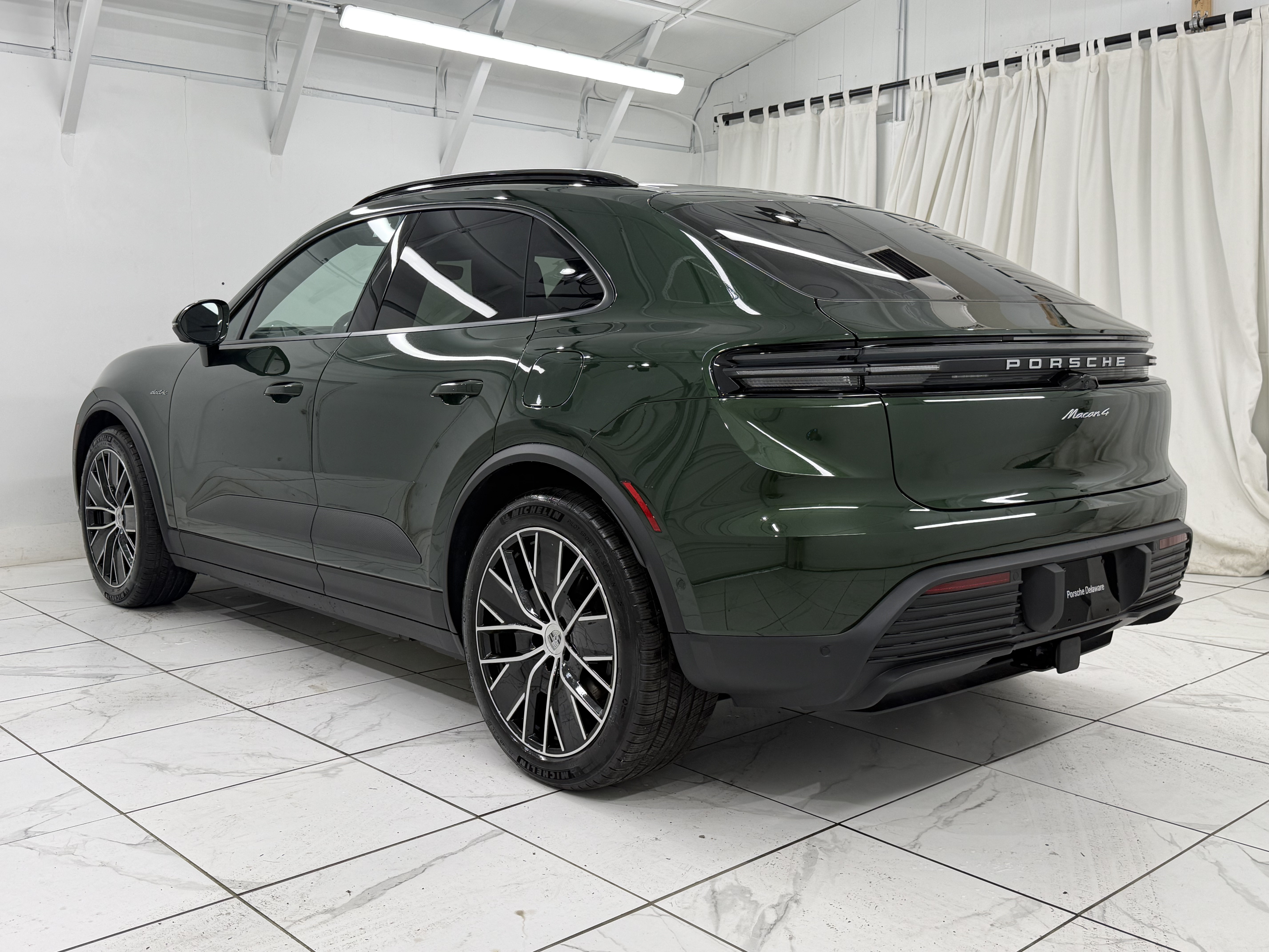 New 2026 Porsche Macan 4 Electric AWD/4WD image 14