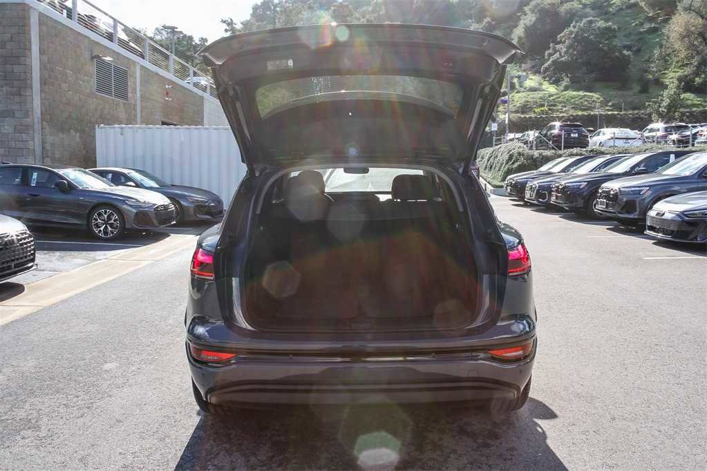 Used 2025 Audi Q6 e-tron Premium w/ Convenience Package image 26