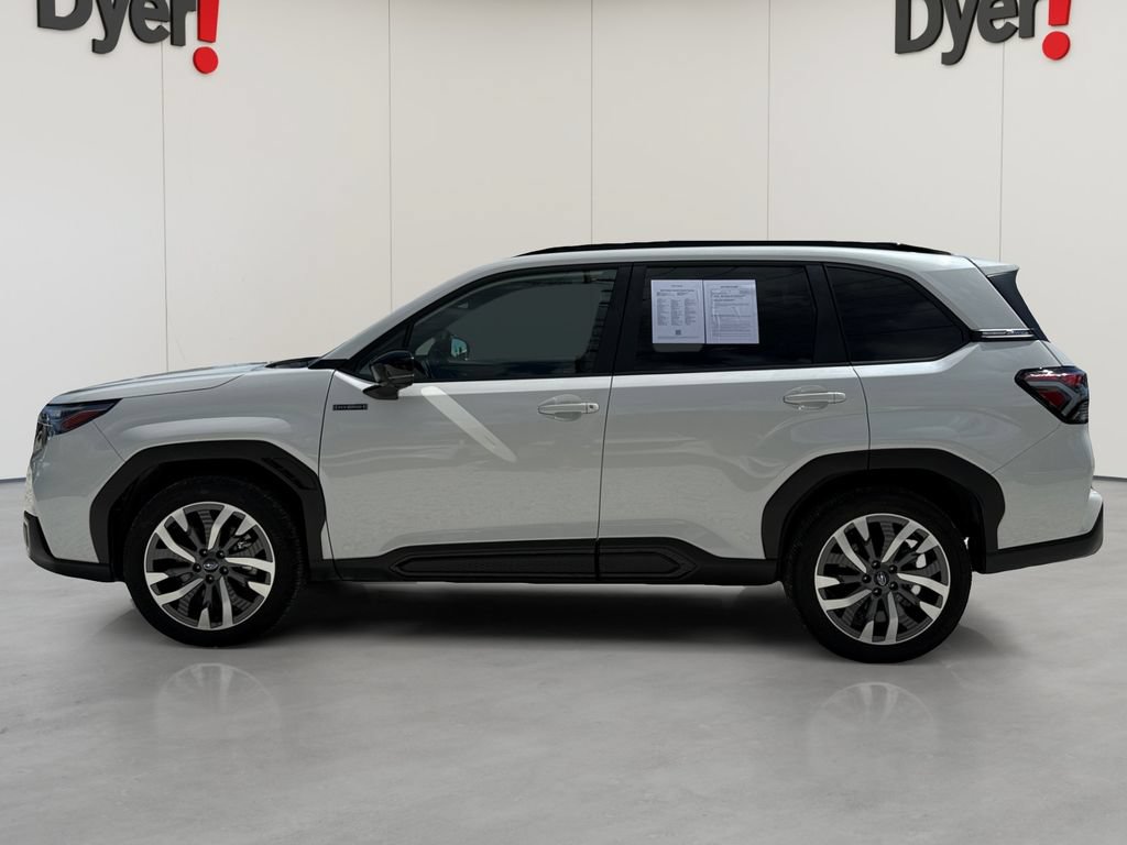 Used 2025 Subaru Forester Touring AWD/4WD image 2