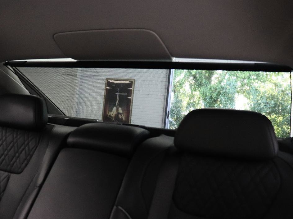 Used 2017 BMW 750i RWD image 24