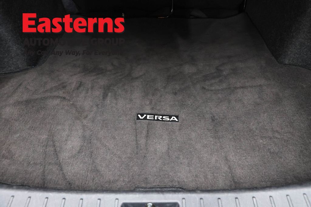 Used 2023 Nissan Versa SV FWD image 9