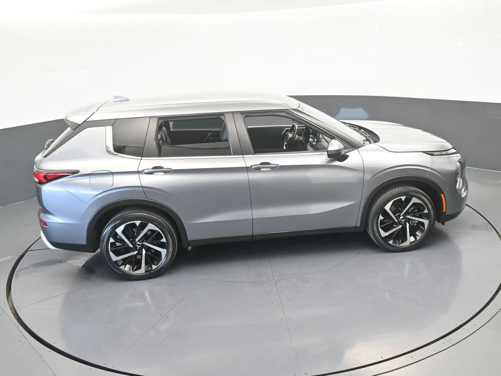 Used 2022 Mitsubishi Outlander SE image 47