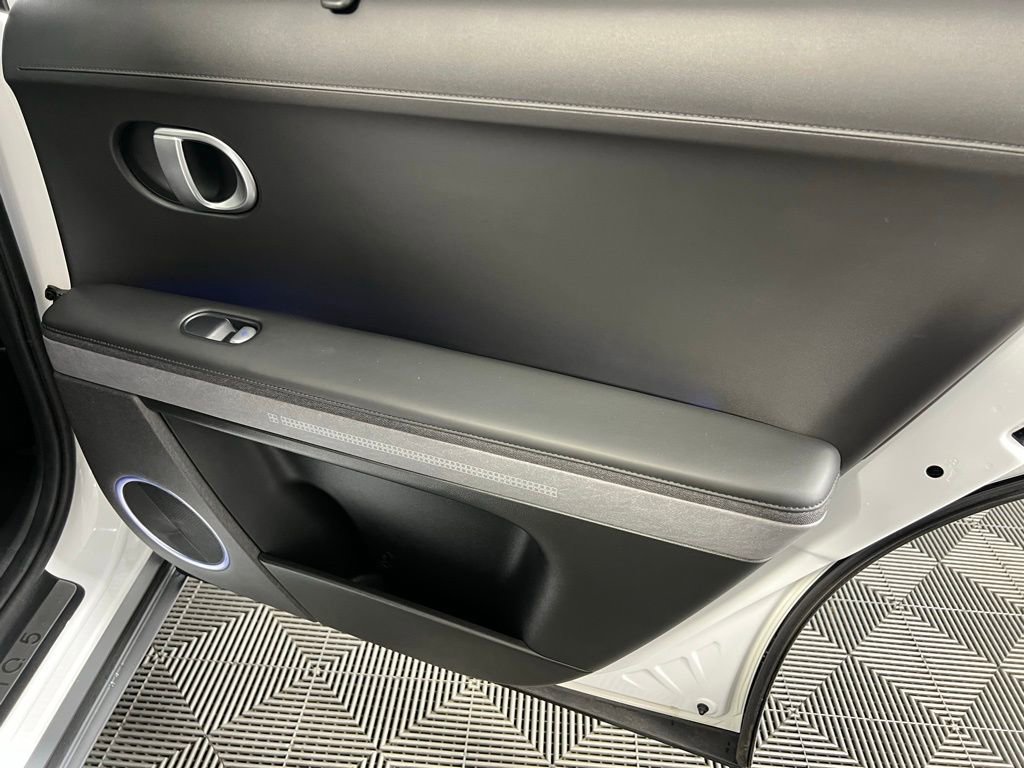 Used 2023 Hyundai Ioniq 5 Limited image 34