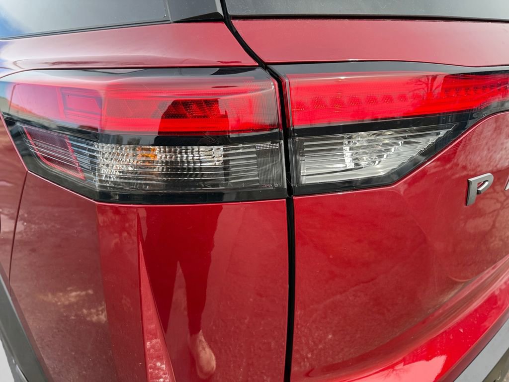 New 2026 Nissan Pathfinder SV image 21