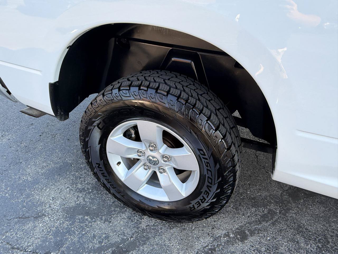 Used 2021 RAM 1500 Classic SLT AWD/4WD image 8